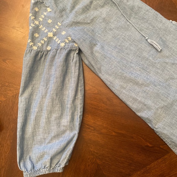 Old Navy Women’s Medium Chambray Embroidered Tunic - Picture 3 of 7